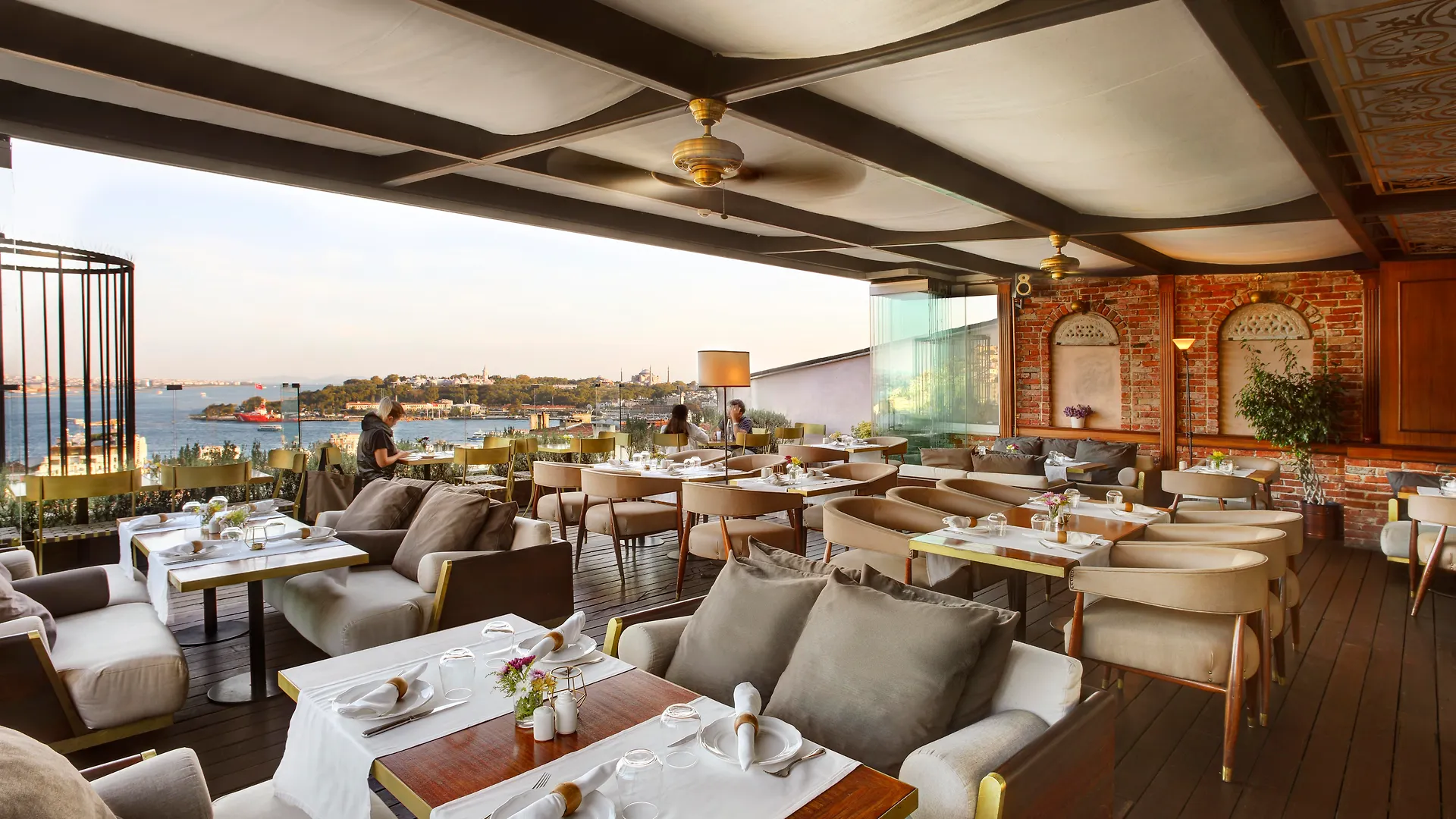 Georges Hotel Galata contacts